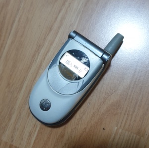 二手motorola/摩托罗拉v188怀旧收藏古董翻盖手机
