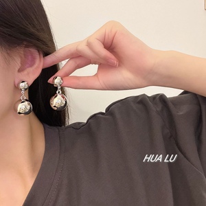 HUALU-顶流之感~韩国简约百搭银色金属球夸张气质设计感耳环耳夹