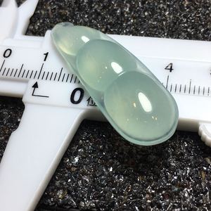 小翠珠宝天然翡翠a货晴底四季豆吊坠饱满豆子冰蓝色吊坠玉器豆子
