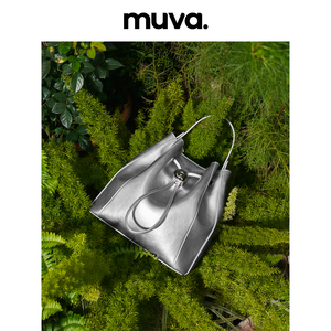 MUVA多种背法双肩包女背包真皮水桶包可斜挎单肩夏日手提包包2024