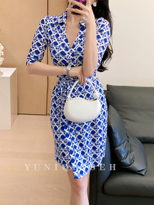 MAX DVF MO裹身裙蓝色格子印花24夏新款气质一片式翻领连衣裙裹裙