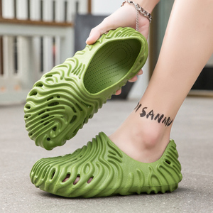 凉鞋男2022夏季新款透气防滑镂空洞洞鞋情侣个性百搭休闲沙滩凉拖