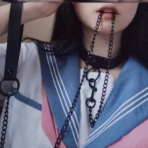 母狗项圈女pu皮革牵引绳项圈情侣玩具暗黑cos牵引链项圈颈带哥特