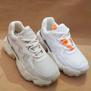 佰利多纳小白鞋