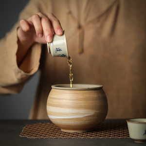 日式粗陶建水茶洗陶瓷家用茶渣缸带盖茶盂水盂复古茶桌废水缸笔洗