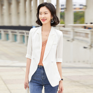 白色西装外套女春夏薄款小个子高级感通勤女装西服配牛仔裤的上衣