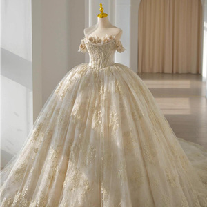 新娘主婚纱2024新款公主一字肩梦幻花朵重工礼服女长拖尾高级质感