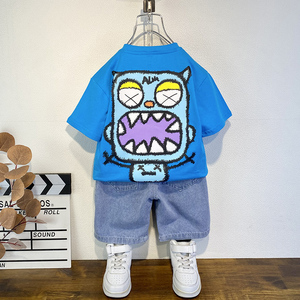 小男孩牛仔服