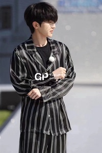 日本gp代购蔡徐坤同款睡衣情侣薄款夏季丝绸跑男女条纹家居服套装