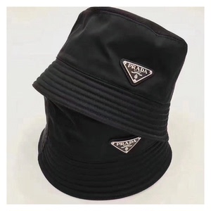 prada/普拉达 2021新款黑色倒三角铁牌字母logo渔夫帽 杨幂同款