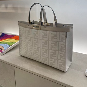 fendi芬迪爆款peekaboo托特老花帆布手提包 直播代购