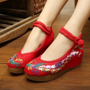 老北京布鞋女鞋春夏季民族风绣花鞋坡跟单鞋内增高厚底红色结婚鞋
