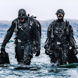 干式潜水服防寒防水