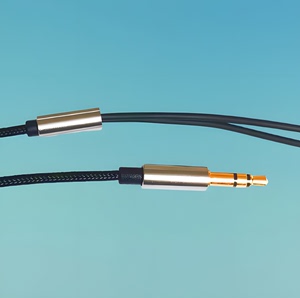 轻歌曼工厂直营耳机音频线黑色TPU3.5三节编织高纯度无氧铜线材