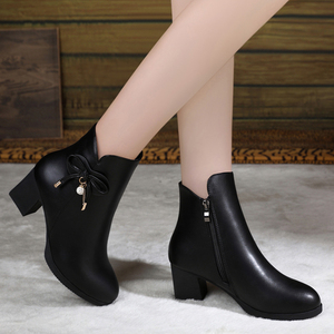 真皮正品意尔康中跟女靴2022新款冬季百搭短靴粗跟时尚加绒女皮鞋