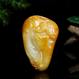 方龙(珠宝)和田玉籽料黄沁飞天红沁玉贵人挂件把件摆件