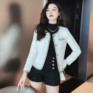 小香风白色西装外套女秋冬2022新款小个子休闲短款毛呢西服上衣冬