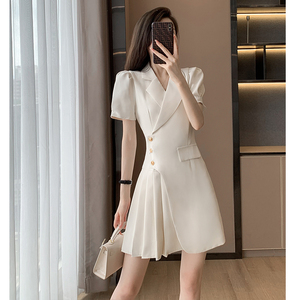 白色西装连衣裙女夏季新款小个子高级感气质高端收腰通勤职业裙子
