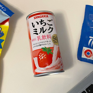 日本进口sangaria三佳利草莓牛奶饮品小罐190g