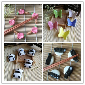日式创意陶瓷筷架兔子熊猫樱花梅花鲸鱼小猫小狗河豚餐具筷托笔托