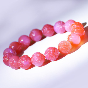 天然凉山粉盐源玛瑙手链女款 罕见全粉七彩南红雕刻花手串 送证书