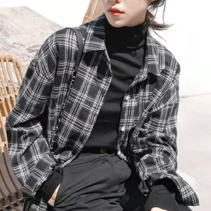 格子内搭衬衫