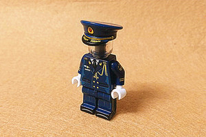 中国海陆空武警司令指挥官国徽警服衣服兼容乐高式积木第三方玩具
