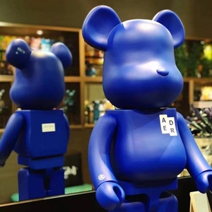 网红kaws暴力熊积木熊克莱因蓝客厅电视柜潮流落地雕塑软装大摆件
