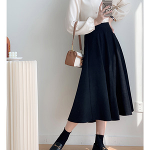 黑色a字半身裙女春秋高腰显瘦半裙裙子设计感小众中长款伞裙长裙
