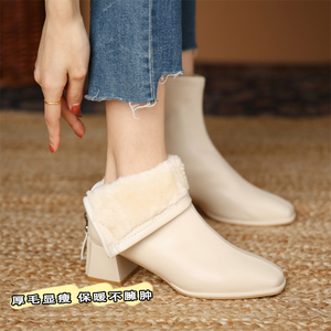 奶白色冬季加厚加绒短靴女粗高跟显瘦瘦靴子方头羊羔毛女鞋大棉鞋