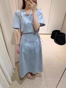EASE 现货~韩国东大门2024夏新款女设计感收腰V领麻料蓝色连衣裙