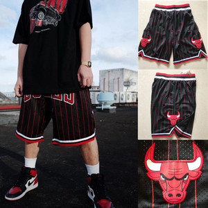 公牛队球裤复古网眼刺绣高街bulls黑红条纹牛头运动5分美式短裤