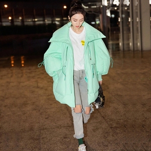 明星机场唐艺昕同款羽绒服女2018新款宽松中长款韩版时尚薄荷绿潮