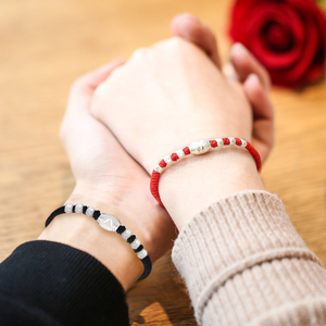 周大福焕美情侣手链一对990纯银转运珠男女学生本命年异地恋红绳