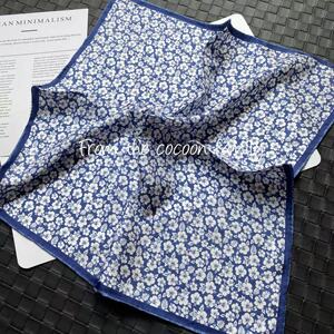 很有味道牛仔蓝小碎花桑蚕丝斜纹手工卷边小方巾显质感好造型女