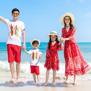 三亚云南海边度假亲子装母女连衣裙夏一家三四口红色雪纺沙滩长裙