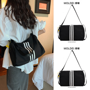 夏季斜挎黑色帆布包包女2024新款大容量休闲运动健身包单肩吐司包