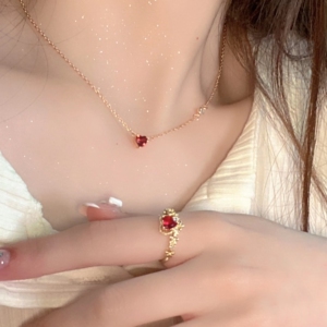 朱砂痣爱心项链女夏2022年新款甜美高级感小众设计轻奢精致锁骨链