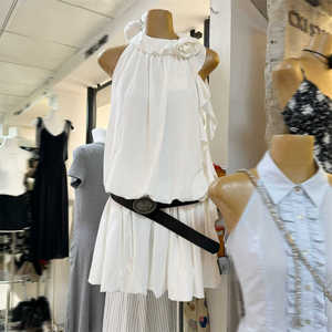 十三行夏季辣妹气质时尚花朵配腰带白色背心裙设计感中长款连衣裙