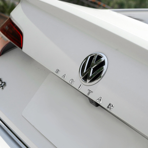 大众新速腾sagitar英文字母标后备箱车尾标金属车标装饰车贴改装