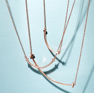 微笑项链18k玫瑰金钻石吊坠彩金笑脸镶钻锁骨链明星同款真金真钻