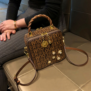 棕色包包女款2024高级感时尚盒子小方包正方形立体手提单肩斜挎包