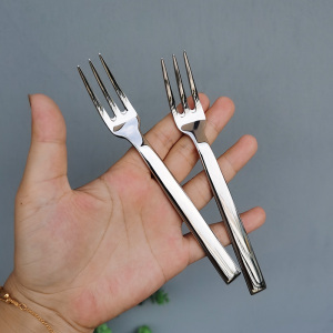 麦可厨 双家18/10不锈钢镜面三齿叉精致水果叉高档品质甜品叉子