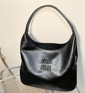 学院风hobo中古腋下包2022秋冬新款牛皮单肩斜跨包大容量手提包女