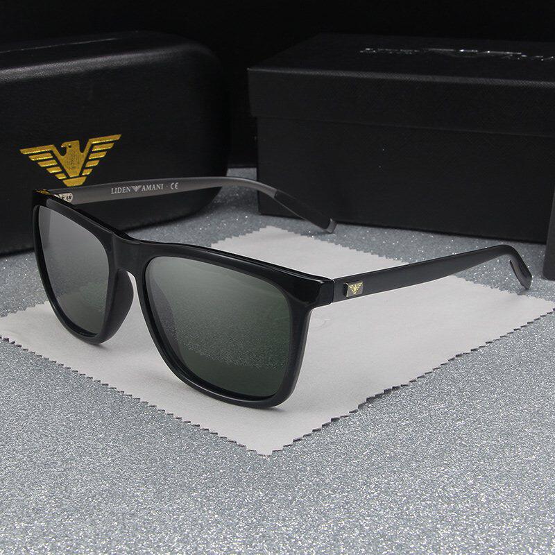 3,昨天看到ai amani很喜欢阿玛尼的墨镜.他和乔治·阿玛尼是什么关系?