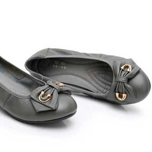 官方旗舰店香牌18优雅女鞋舒适防滑低跟中老年软底皮鞋粗跟妈妈鞋