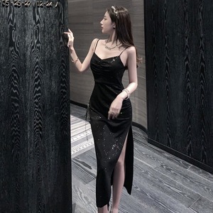 法式复古露背性感连衣裙2021新款高级感开叉宴会晚礼服吊带长裙子