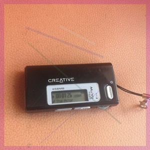 创新MP3 MUVO N200播放器，成色如图 正常使用 裸