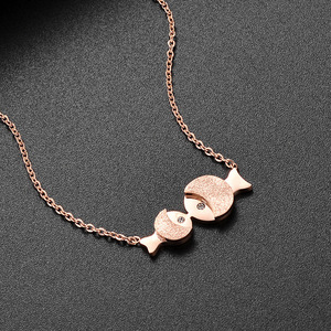 【钛钢】磨砂亲嘴鱼项链接吻鱼双鱼吊坠可爱礼物短款女百搭学生