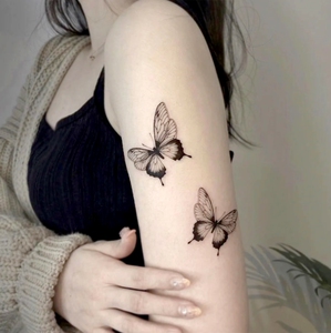 肚子纹身贴遮盖妊娠纹高级感蝴蝶3d立体手臂腿上女生黑色纹身贴纸
